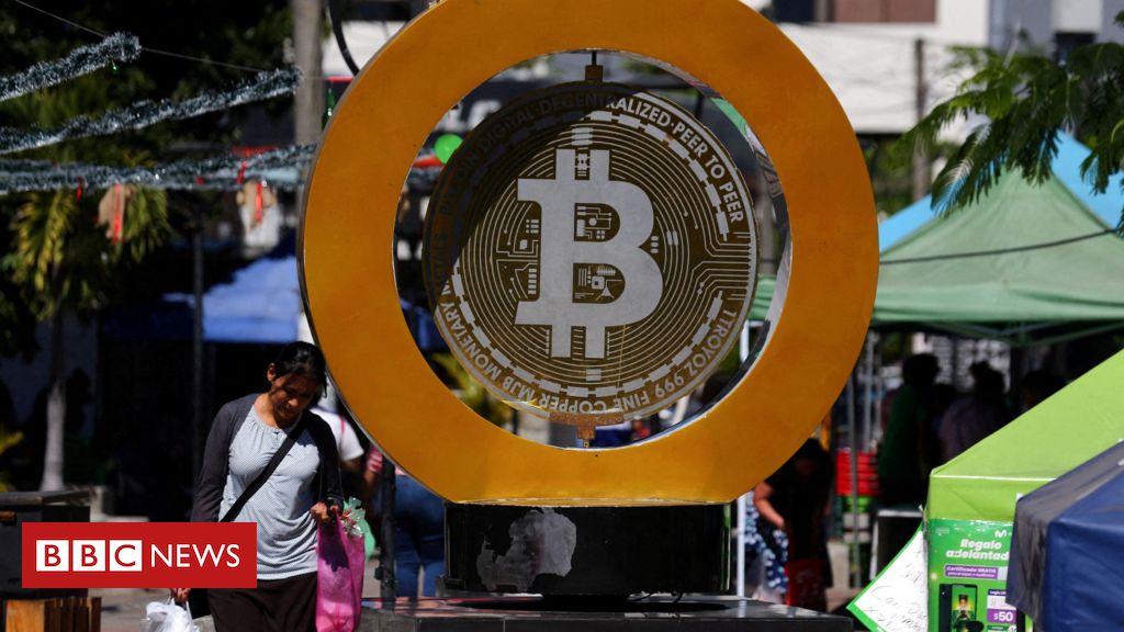 Por que El Salvador decidiu abandonar bitcoin como moeda oficial após 4 anos