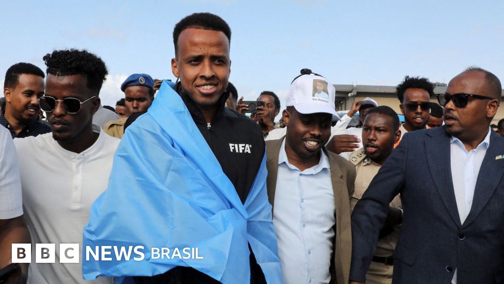 Barrado nos EUA para a Copa, 'melhor árbitro da África' é re