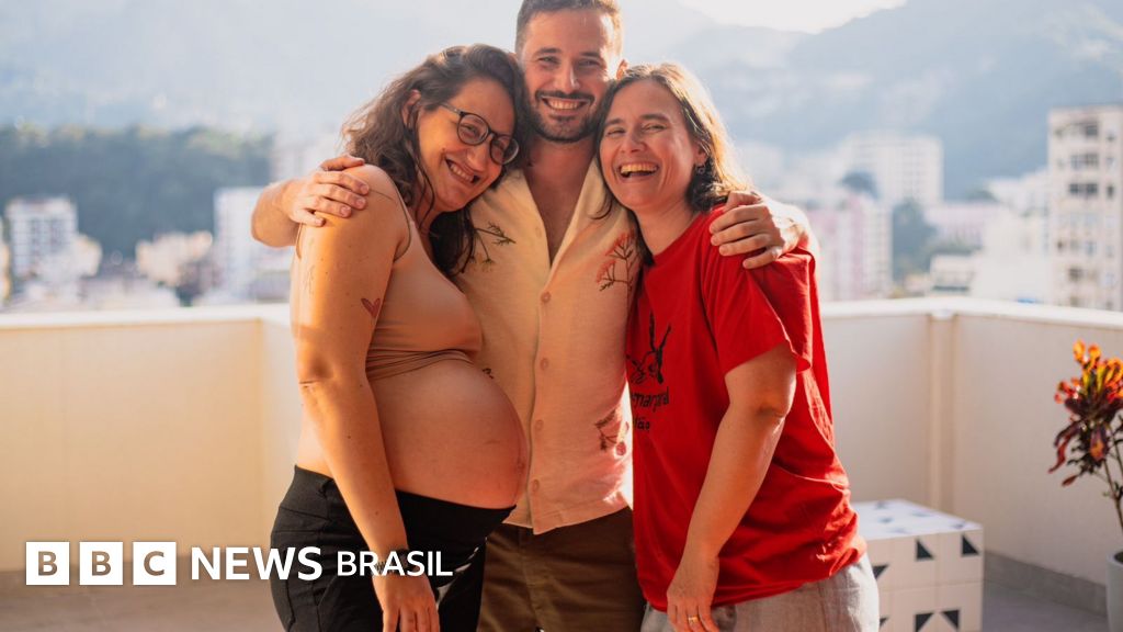 'Tive um filho com casal de amigas': a luta judicial enfrentada por pais de bebê com 'triparentalidade'