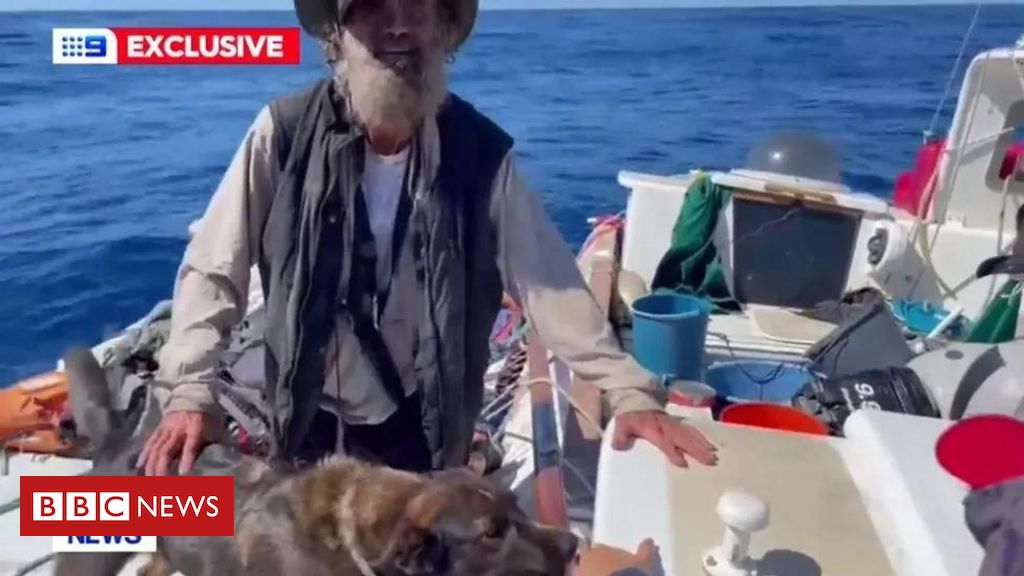 Velejador e cadela são encontrados após 2 meses à deriva no Pacífico