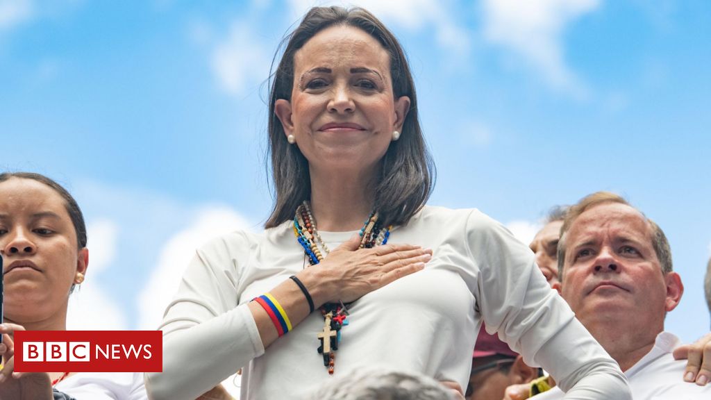 María Corina Machado: 'Maduro não sairá sozinho do poder, é preciso fazê-lo sair'