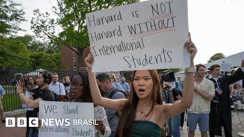 Governo Trump suspende visto a novos estudantes estrangeiros de Harvard