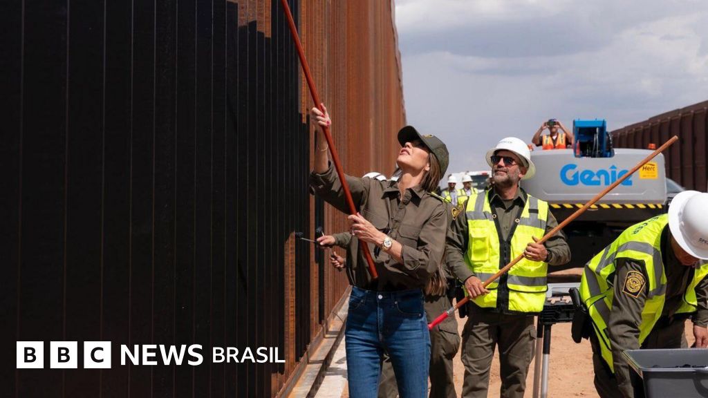 Por que EUA estão pintando de preto muro na fronteira com México 