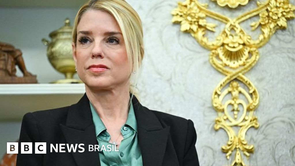 Por que Trump demitiu a procuradora-geral Pam Bondi e o que isso tem a ver com o caso Epstein
