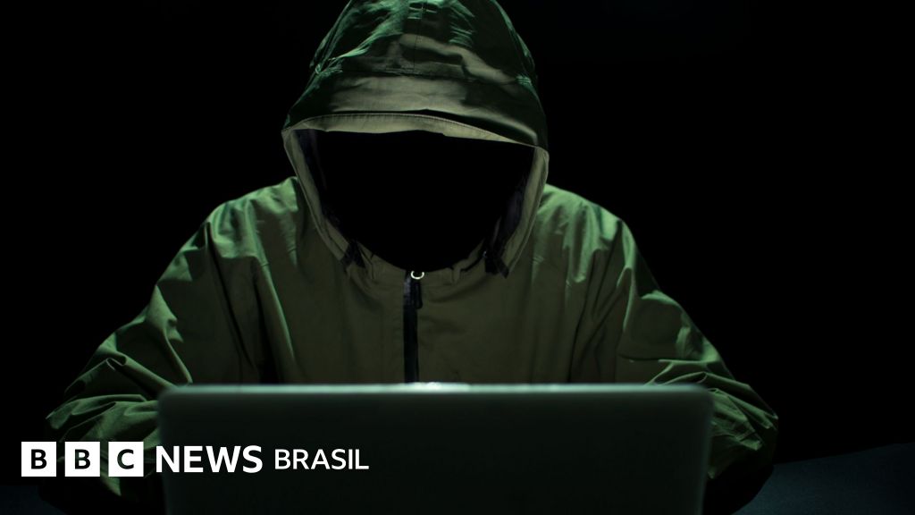 Com golpes online e até invasão de casas, ladrões de criptomoedas roubam US$ 700 milhões em explosão de roubos