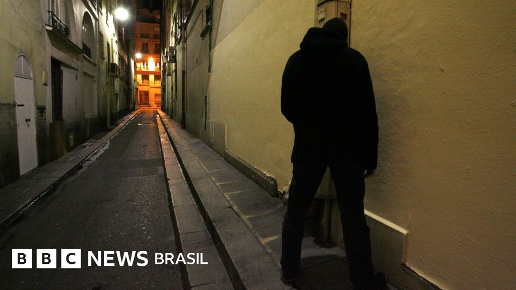 A batalha de Paris contra o xixi nas ruas
