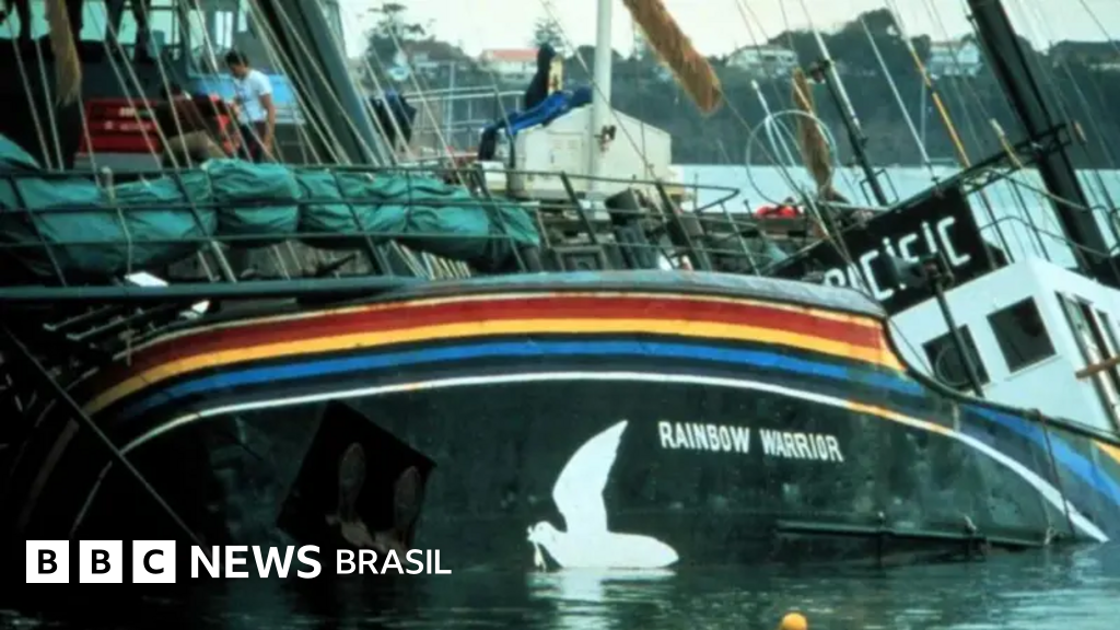 O dia em que o serviço secreto da França afundou um navio do Greenpeace que protestava contra testes nucleares no Pacífico