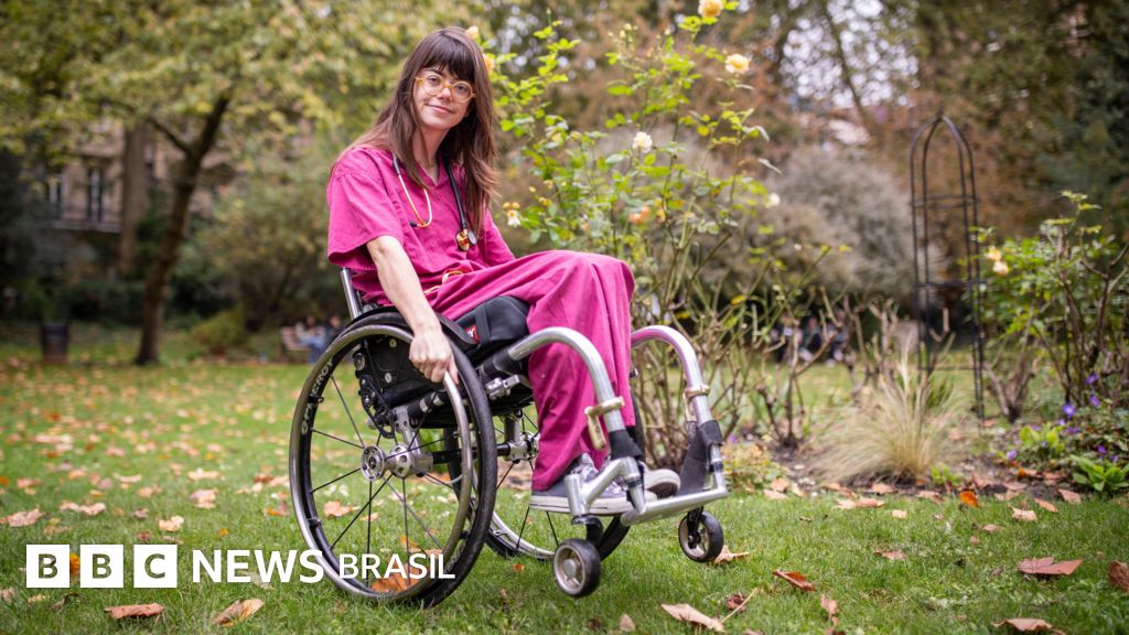'Fiquei paralítica após homem cair em cima de mim em shopping'