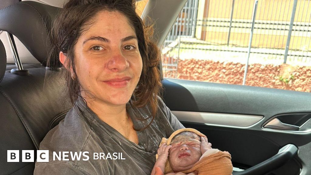 'Meu filho nasceu no caminho para o hospital': por que partos rápidos acontecem 'com mais frequência do que se imagina'