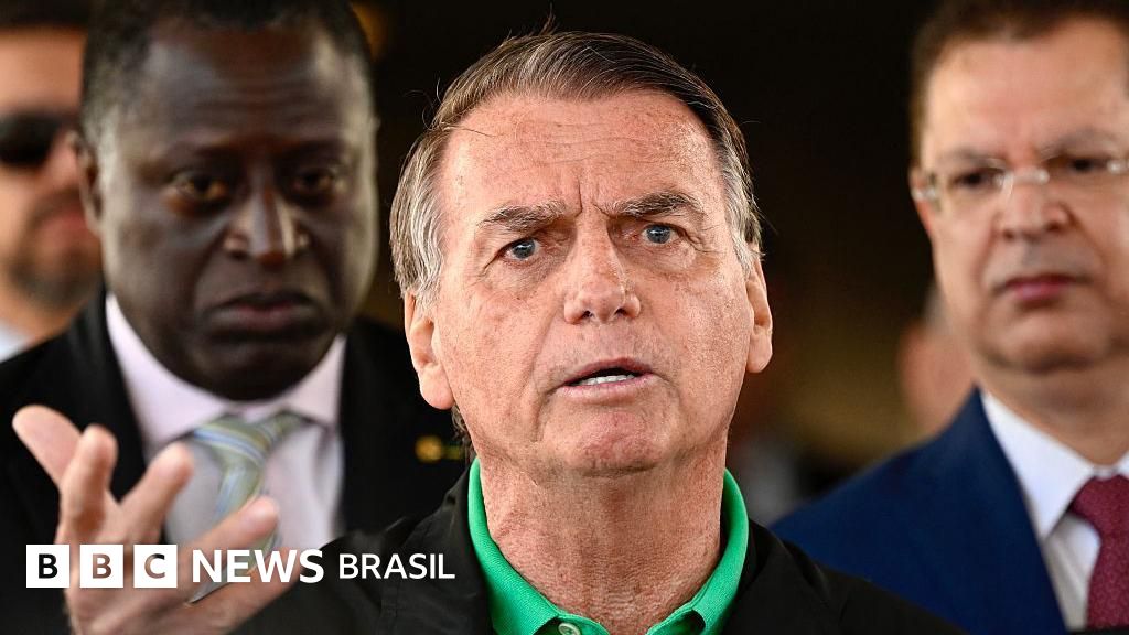 Bolsonaro apresenta melhora, mas ainda não há previsão de alta da UTI, diz boletim médico