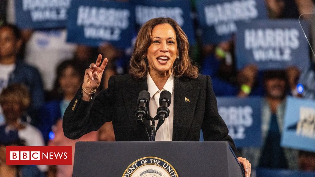 Por que Kamala Harris não destaca que pode ser primeira mulher eleita presidente dos EUA