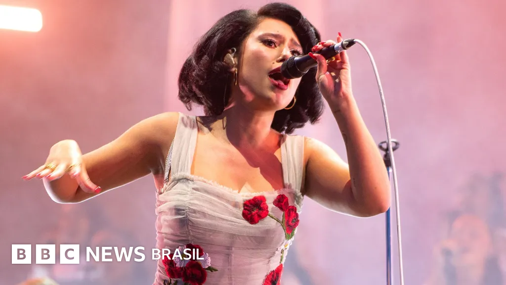 Como moda de tiktokers acelerarem músicas está mudando a indústria fonográfica