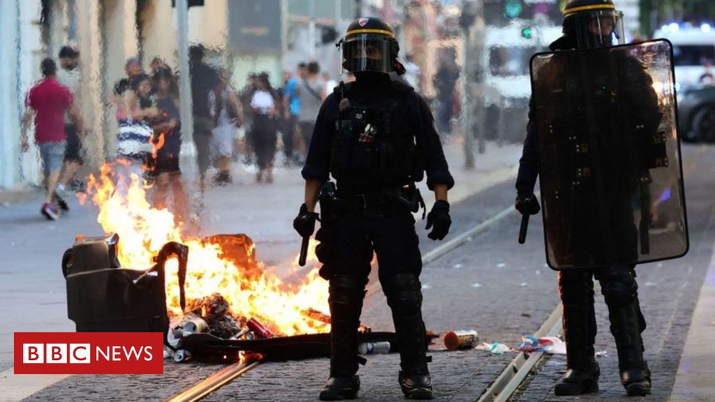 Protestos na França: as falsas imagens de violência que se espalham nas redes