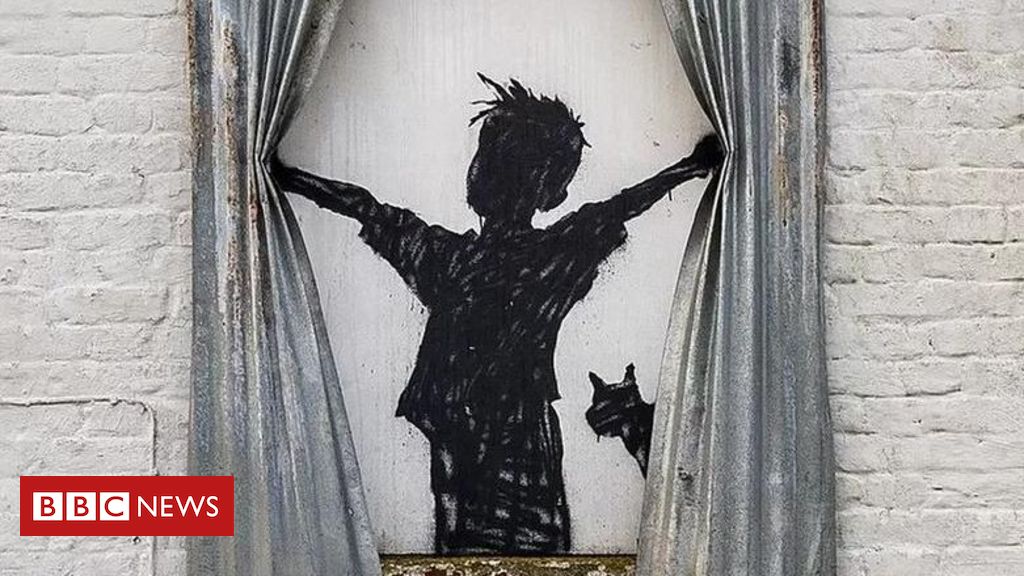 O que se sabe sobre Banksy, artista que faz nas ruas obras de arte que custam milhões