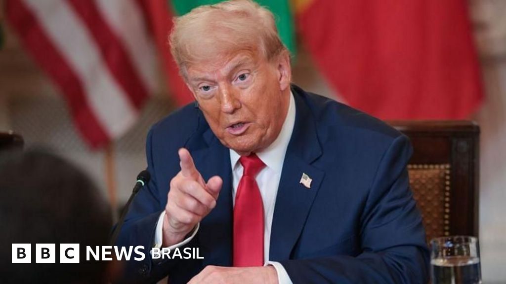 Epstein disse que Trump 'passou horas' com uma de suas vítimas, diz email divulgado pela oposição