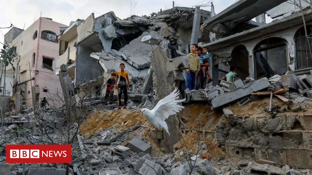 Sitiados e sob bombardeio: a vida dos moradores da Faixa de Gaza