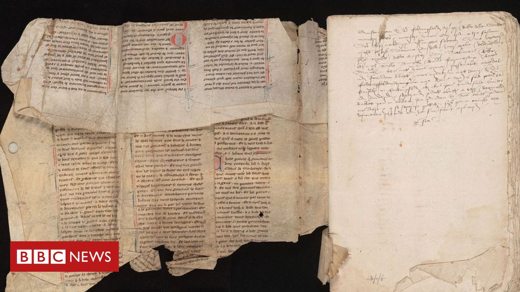 O manuscrito perdido há 400 anos sobre a lenda do rei Arthur e do mago Merlin que foi encontrado dentro de um livro