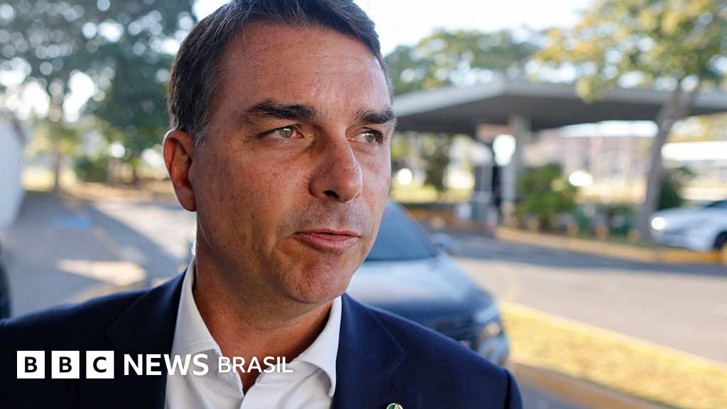 O que Flávio Bolsonaro diz sobre encontro com Vorcaro após primeira prisão do banqueiro do Master