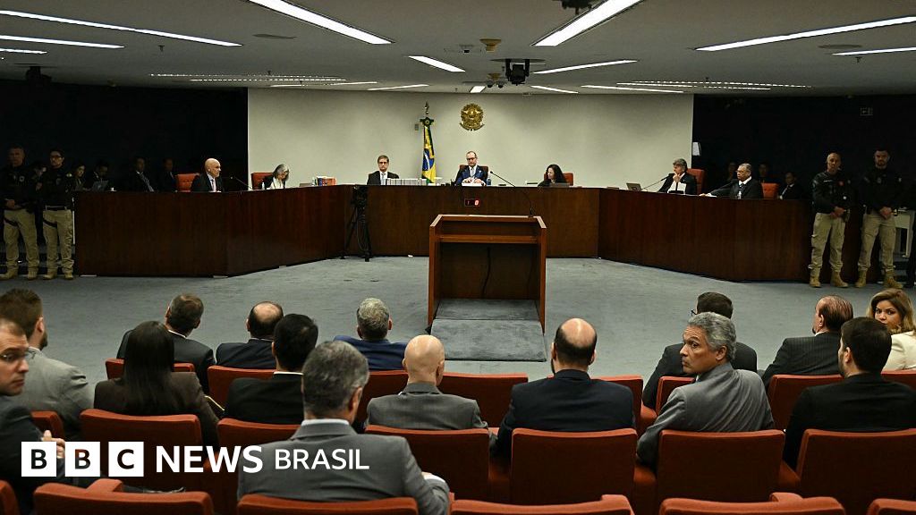 Por que Fux condenou centenas de pessoas por invasões do 8 de janeiro, mas absolveu Bolsonaro