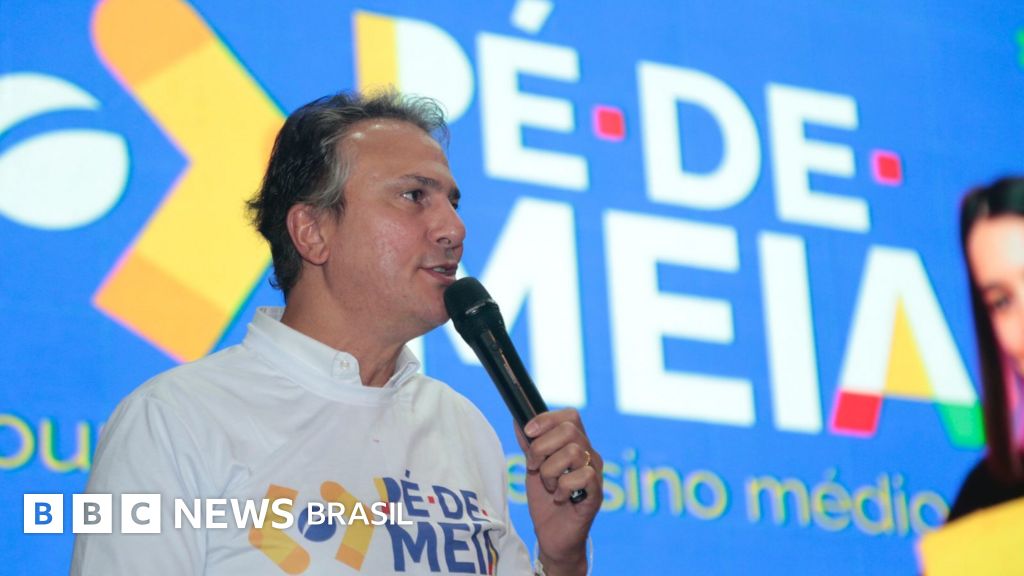 Camilo Santana nega que Pé-de-Meia seja eleitoreiro e quer expansão em 2026: 'Reduzimos à metade abandono escolar'