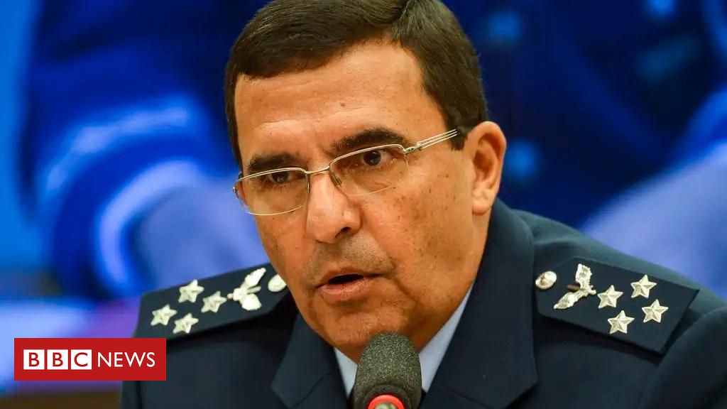 Plano de Bolsonaro era prender Moraes e impedir posse de Lula, diz ex-comandante da Aeronáutica