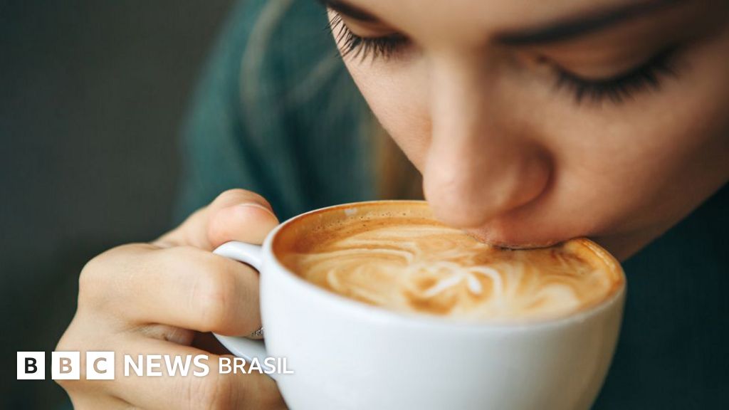 Por que preço do café está disparando no mundo — e o que uma fruta fedorenta tem a ver com isso