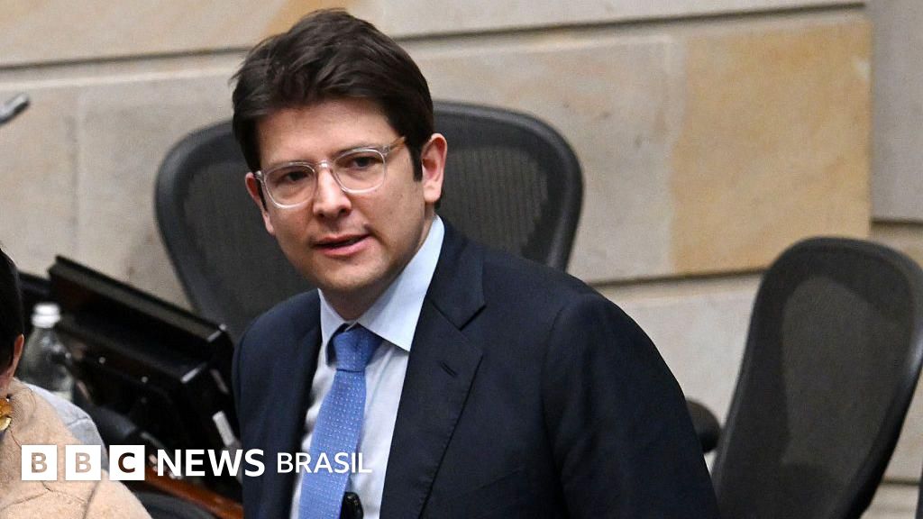 Quem é o jovem e popular senador de oposição morto 2 meses após ser baleado em ato de campanha à Presidência da Colômbia