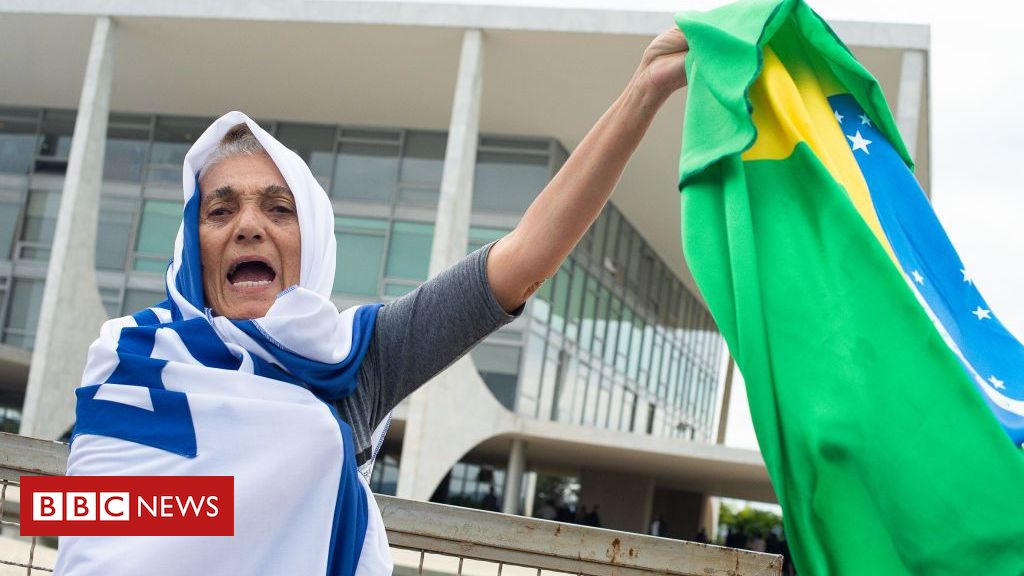 Por que a bandeira de Israel em atos pró-Bolsonaro 'racha' comunidade  judaica - BBC News Brasil