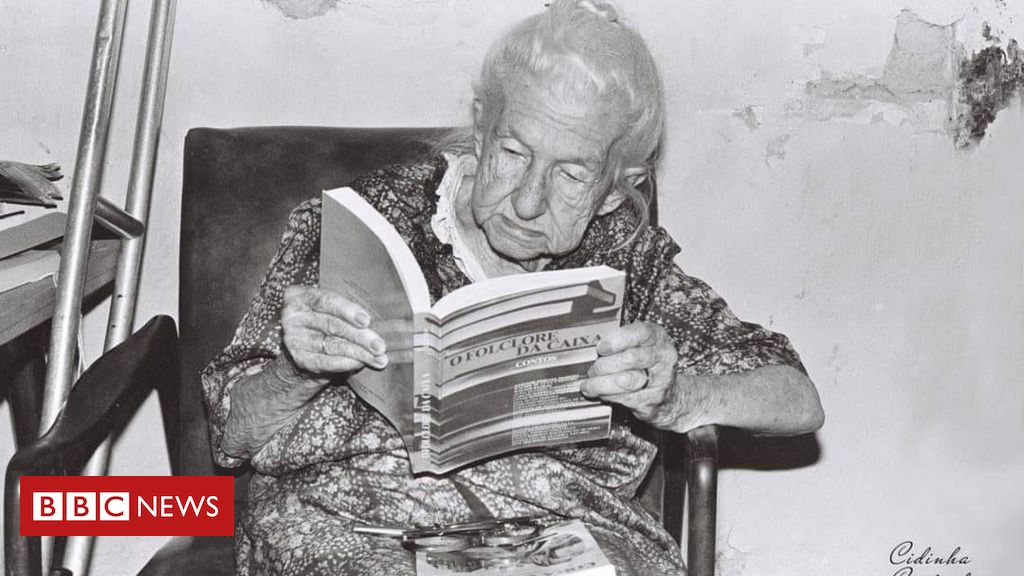 Cora Coralina: a doceira que se tornou poeta popular após publicar primeiro livro aos 75
