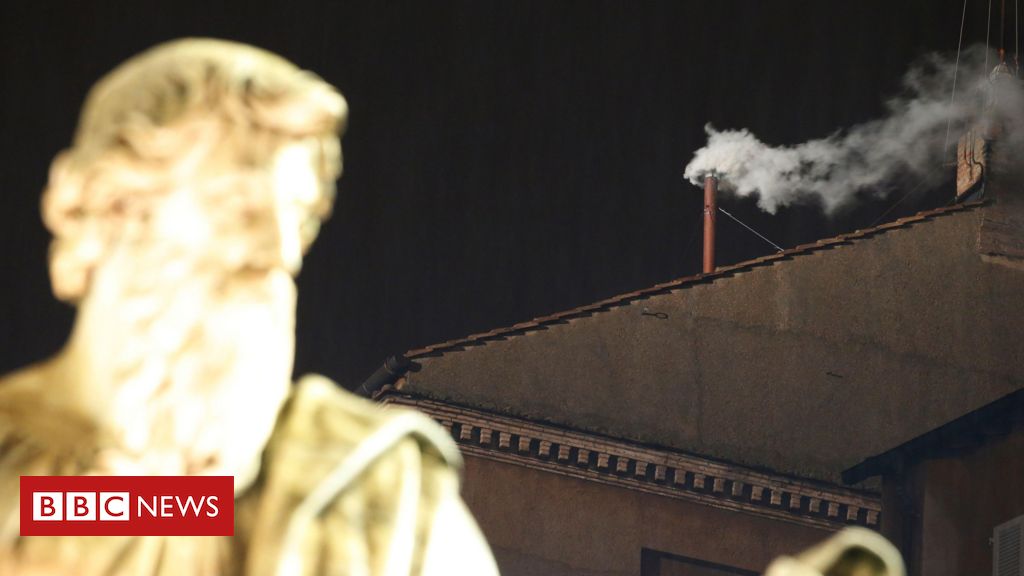 O segredo por trás da fumaça do Vaticano na eleição do papa