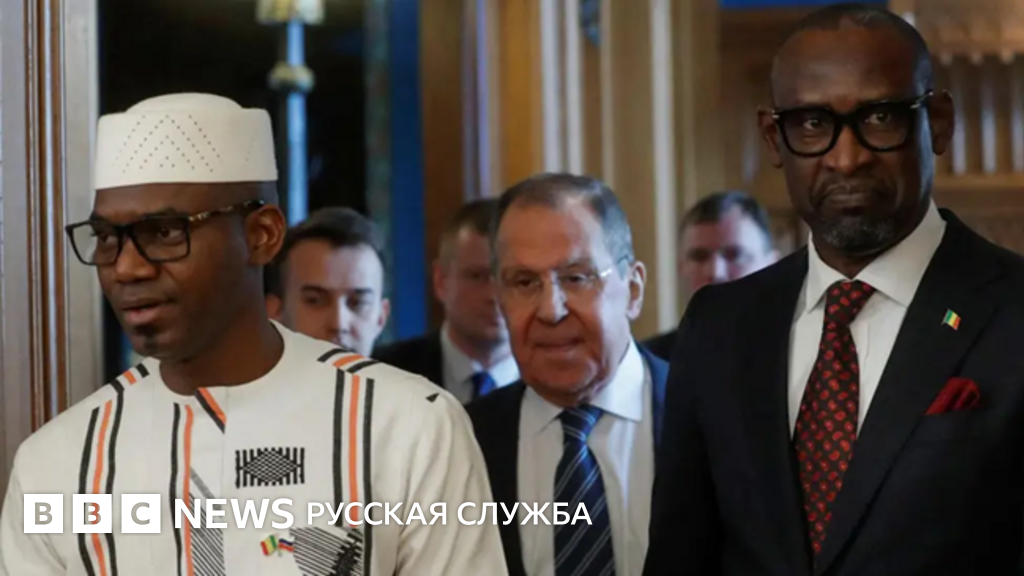 Бои в Мали — убит министр обороны, повстанцы-туареги утверждают, что российские наемники оставили один из городов