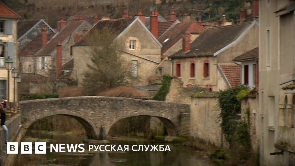 Французская деревня перед выборами: идиллия с уклоном вправо - BBC News ...