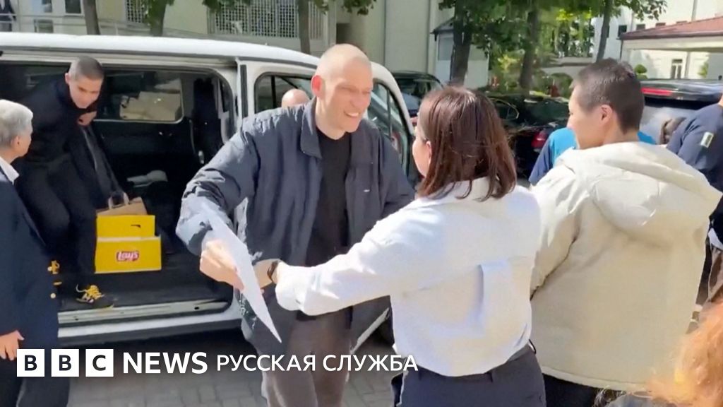 Сергей Тихановский на свободе: В Беларуси освободили 14 политзаключенных – полный список и подробности