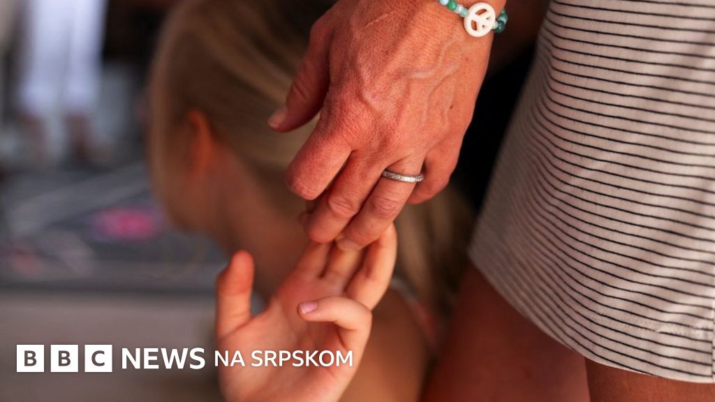 Srbija i deca: „Ovo je povredilo mnoge roditelje”, zašto pojedini ne mogu da se prijave za pomoć države od 10.000 dinara