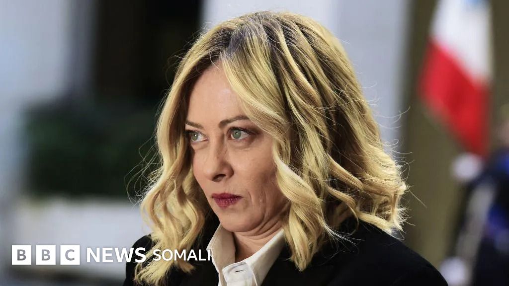 Egri va yalangoch gozallar Yalangoch sunnatsiz yigitlar