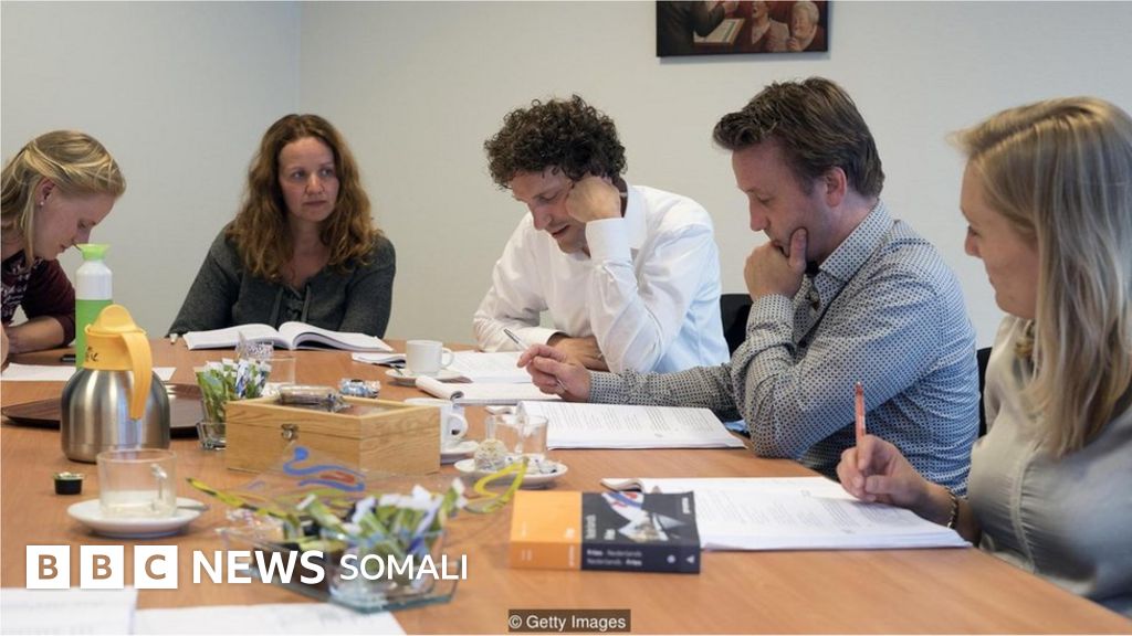 Sidee Luuqad Ugu Baran Kartaa Maalin Walba Hal Saac Bbc News Somali T56/tl866ii plus programmer application softwre (chinese/english). sidee luuqad ugu baran kartaa maalin