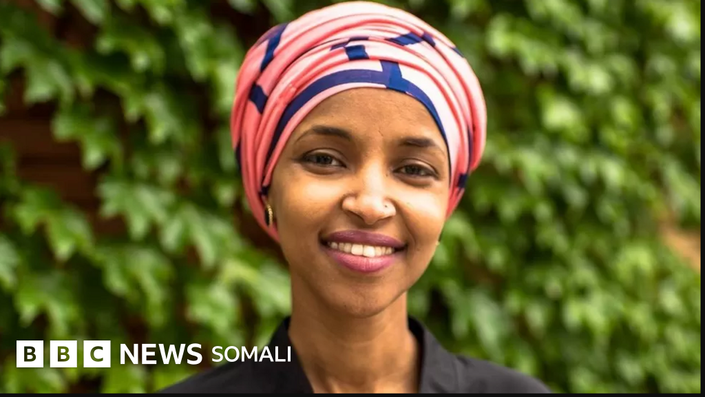 Porno tomosha qiling va ozingizni qolingiz bilan orgazmga olib keling.