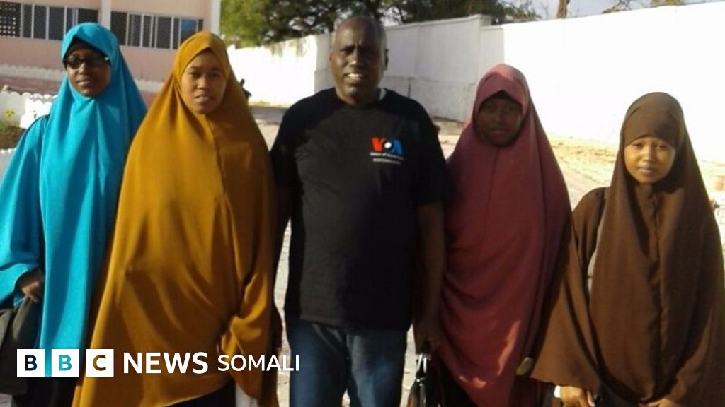 Aabbe iyo gabdhihiisa oo isku jaamacad dhigta BBC News Somali