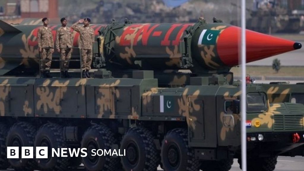 Hojatxonada pul uchun chex pornosi, 18 000 CZK video