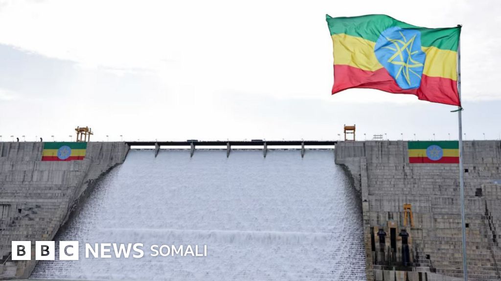 Ogzi sperma bilan tola xotinning porno fotosurati