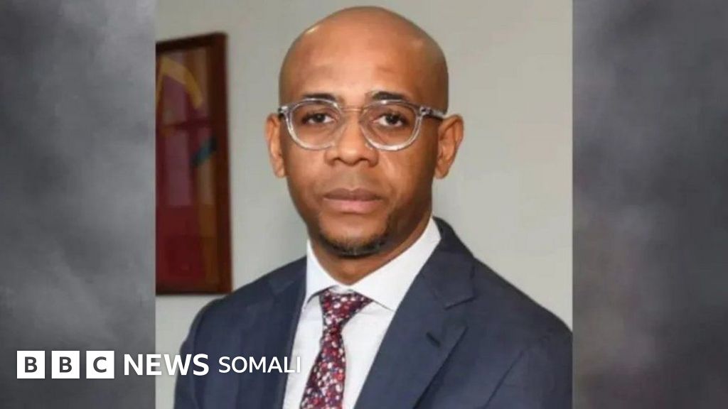 Sondan baland botinkalarda jinsiy aloqa suratlari VKontakte-da yosh modellar ishtirokidagi porno