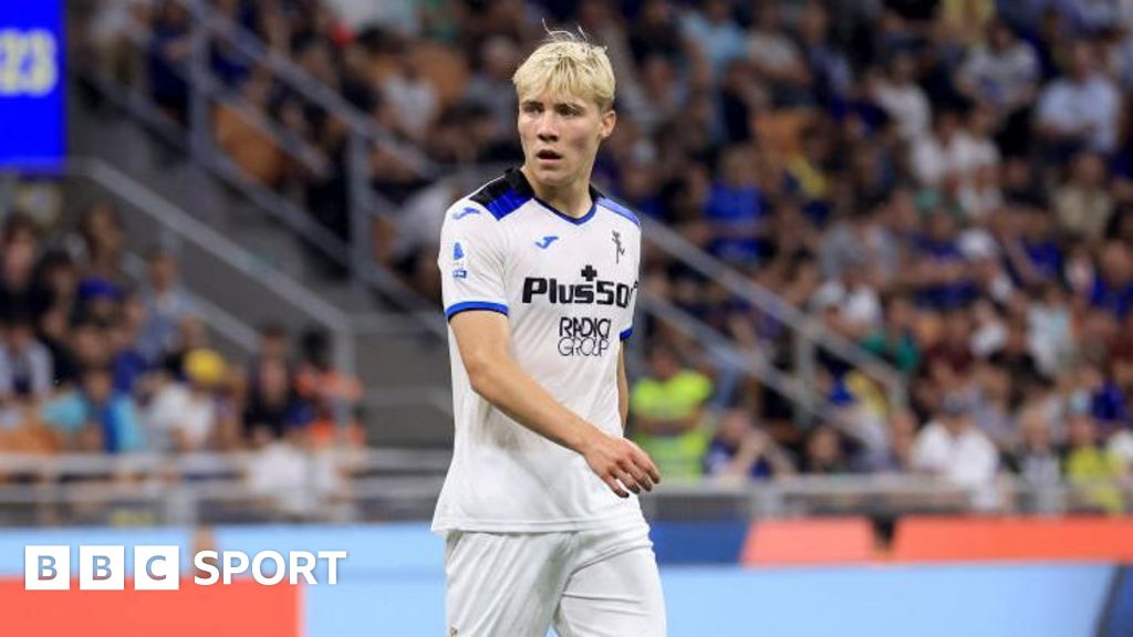 Manchester United: Rasmus Hojlund transfer analysis - BBC Sport