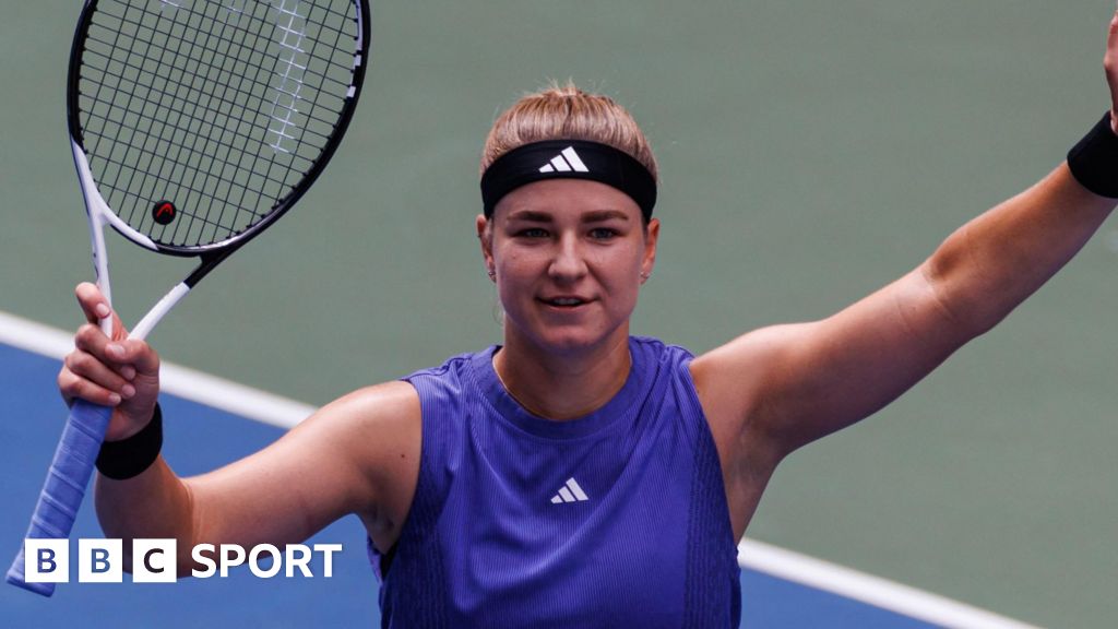 US Open 2024: Karolina Muchova beats Jasmine Paolini to reach quarter-finals