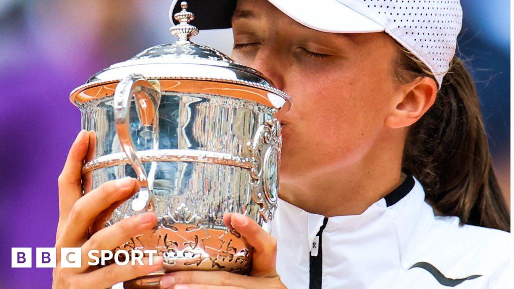 Résultats Roland-Garros 2023 : Iga Swiatek bat Karolina Musova pour remporter le titre parisien