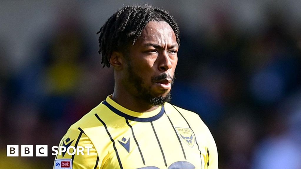 Kyle Edwards: Oxford United re-sign midfielder on short-term deal