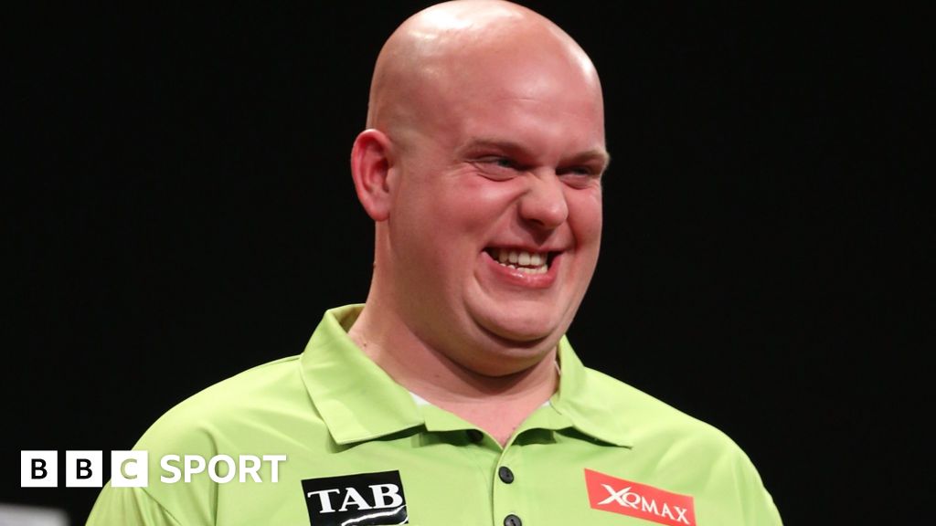 Michael van Gerwen beats Adrian Lewis in Players Championship - BBC Sport