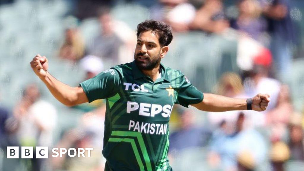 Pakistan crush Australia to level ODI series