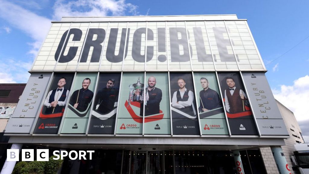 Crucible Theatre: Hossein Vafaei says Sheffield venue ‘smells’ and the World Championship should move elsewhere