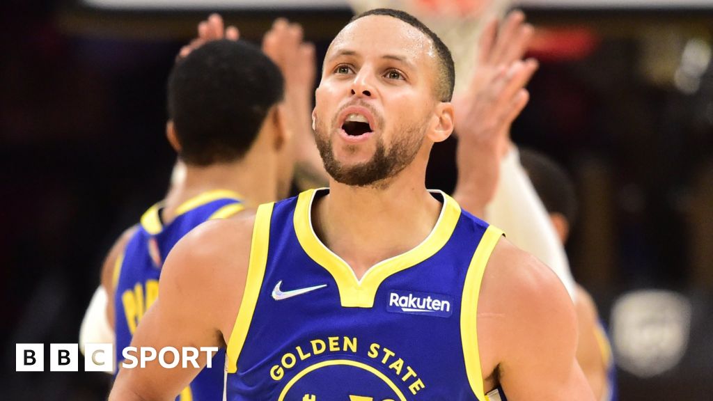 Curry, Warriors outscore Cavaliers 36-8 in fourth quarter