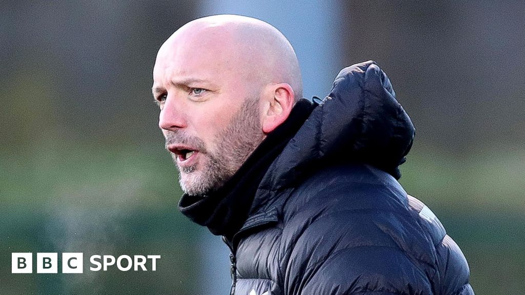 Glenavon: Paddy McLaughlin named new manager of Irish Premiership side